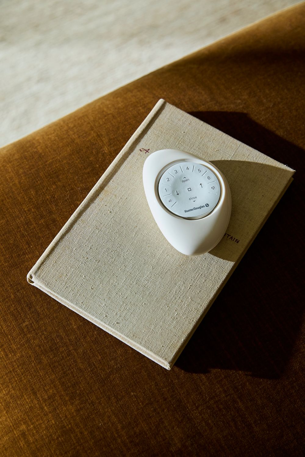 Hunter Douglas PowerView Pebble remote